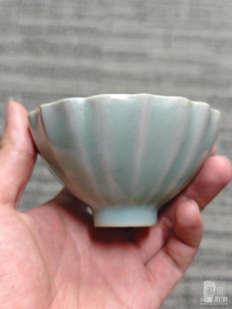 明 龙泉窑粉青釉莲子杯 - 图3